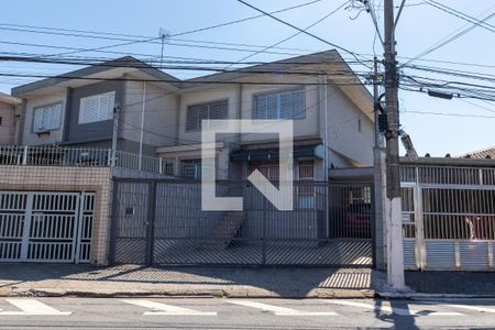 Casa à venda com 183m², 3 quartos e 3 vagas Casa à venda com 183m², 3 quartos e 3 vagasFachada