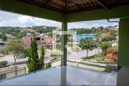 Casa à venda com 240m², 3 quartos e 3 vagasVaranda Suíte
