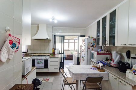 Apartamento à venda com 120m², 3 quartos e 2 vagas Apartamento à venda com 120m², 3 quartos e 2 vagasCozinha