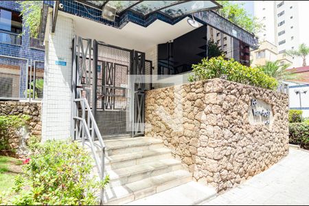 Apartamento à venda com 120m², 3 quartos e 2 vagas Apartamento à venda com 120m², 3 quartos e 2 vagasFachada