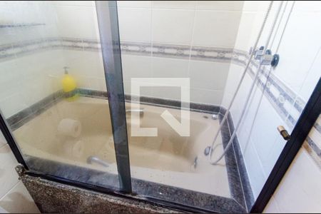 Apartamento à venda com 120m², 3 quartos e 2 vagas Apartamento à venda com 120m², 3 quartos e 2 vagasBanheiro da Suíte