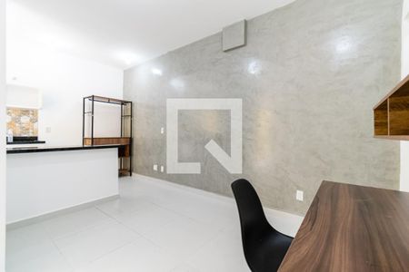 Studio para alugar com 24m², 1 quarto e sem vaga Studio para alugar com 24m², 1 quarto e sem vagaSala / Quarto