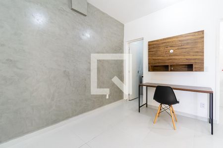 Studio para alugar com 24m², 1 quarto e sem vaga Studio para alugar com 24m², 1 quarto e sem vagaSala / Quarto