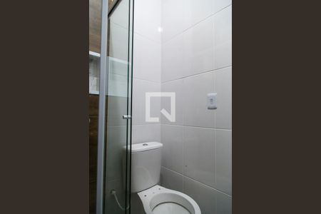 Banheiro de apartamento para alugar com 1 quarto, 24m² em Vila Fachini, São Paulo