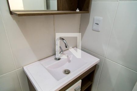 Banheiro de apartamento para alugar com 1 quarto, 30m² em Vila Fachini, São Paulo