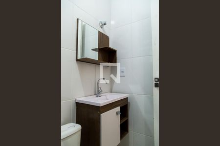 Banheiro de apartamento para alugar com 1 quarto, 30m² em Vila Fachini, São Paulo