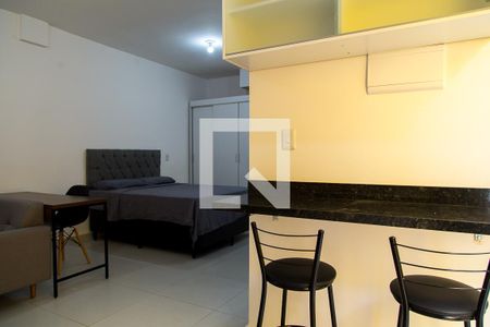 Cozinha de apartamento para alugar com 1 quarto, 30m² em Vila Fachini, São Paulo
