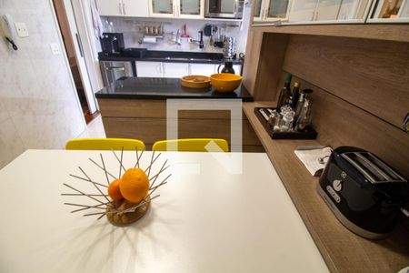 Apartamento à venda com 128m², 3 quartos e 2 vagasCozinha