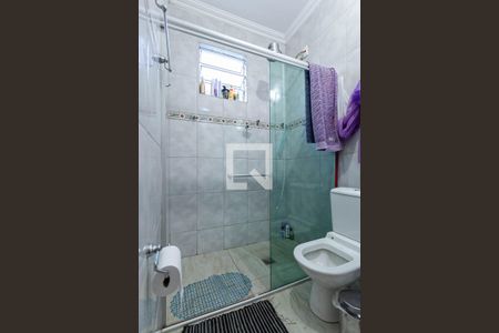 Casa à venda com 320m², 4 quartos e 10 vagas Casa à venda com 320m², 4 quartos e 10 vagasBanheiro da suíte 2