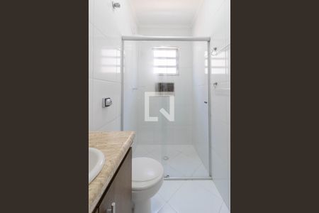 Casa para alugar com 142m², 3 quartos e 5 vagas Casa para alugar com 142m², 3 quartos e 5 vagasBanheiro da Suíte 1