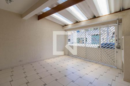 Casa para alugar com 142m², 3 quartos e 5 vagas Casa para alugar com 142m², 3 quartos e 5 vagasGaragem
