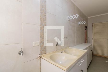 Casa para alugar com 142m², 3 quartos e 5 vagas Casa para alugar com 142m², 3 quartos e 5 vagasÁrea de Serviço