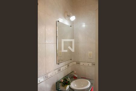 Casa de condomínio à venda com 260m², 3 quartos e 3 vagasLavabo