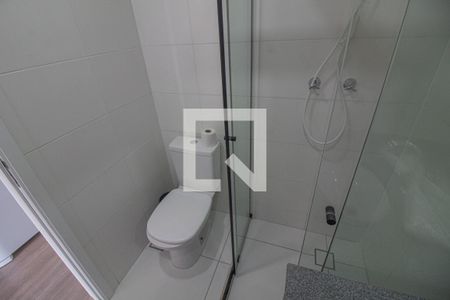 Banheiro de kitnet/studio para alugar com 1 quarto, 25m² em Alto da Boa Vista, São Paulo