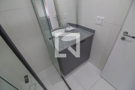 Banheiro de kitnet/studio para alugar com 1 quarto, 25m² em Alto da Boa Vista, São Paulo