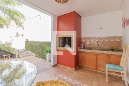 Casa à venda com 281m², 3 quartos e 4 vagasQuintal