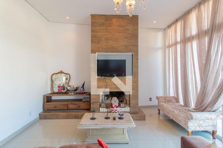 Sala de casa à venda com 3 quartos, 281m² em Teresópolis, Porto Alegre