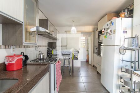 Casa à venda com 281m², 3 quartos e 4 vagasCozinha e Área de Serviço