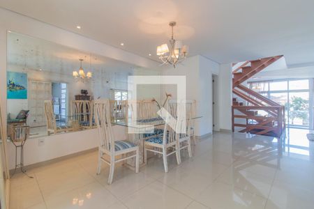 Sala de casa à venda com 3 quartos, 281m² em Teresópolis, Porto Alegre