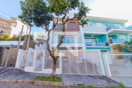Casa à venda com 281m², 3 quartos e 4 vagasFachada