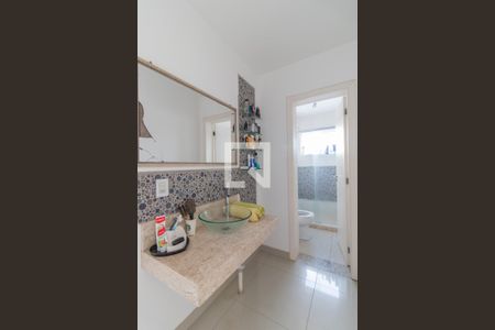 Casa à venda com 281m², 3 quartos e 4 vagasBanheiro Social