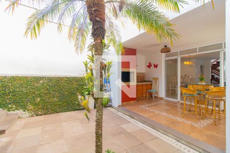 Casa à venda com 281m², 3 quartos e 4 vagasQuintal