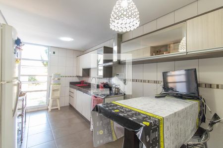 Casa à venda com 281m², 3 quartos e 4 vagasCozinha e Área de Serviço