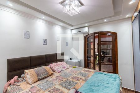 Casa à venda com 250m², 3 quartos e 2 vagasQuarto Suíte