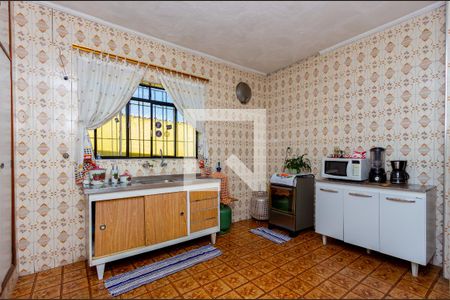 Casa à venda com 330m², 3 quartos e 3 vagas Casa à venda com 330m², 3 quartos e 3 vagasCozinha