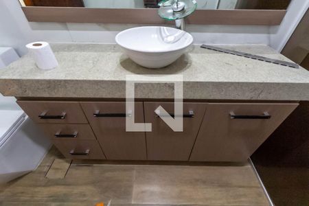 Apartamento à venda com 90m², 2 quartos e 1 vaga Apartamento à venda com 90m², 2 quartos e 1 vagaBanheiro