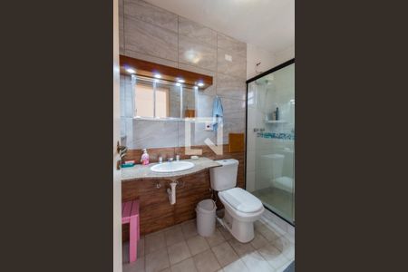 Casa à venda com 430m², 5 quartos e 4 vagasBanheiro da Suíte 2