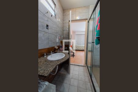 Casa à venda com 430m², 5 quartos e 4 vagasBanheiro da Suíte 1