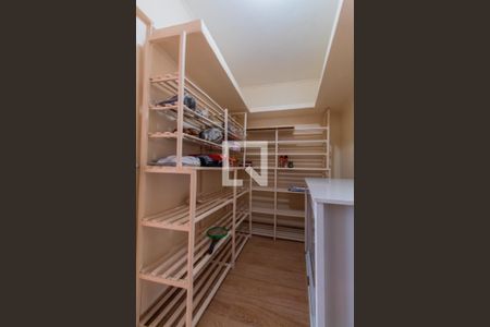 Casa à venda com 430m², 5 quartos e 4 vagasCloset da suíte 1