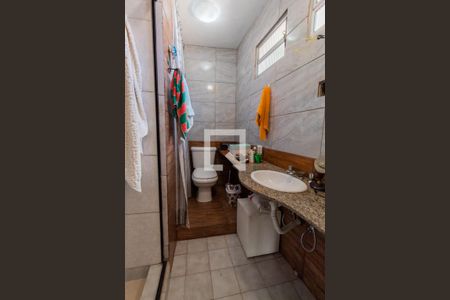 Casa à venda com 430m², 5 quartos e 4 vagasBanheiro da Suíte 1