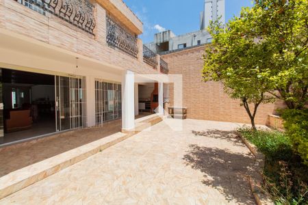 Casa à venda com 430m², 5 quartos e 4 vagasQuintal da Frente