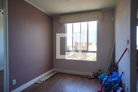 Sala de apartamento para alugar com 3 quartos, 51m² em Mário Quintana, Porto Alegre