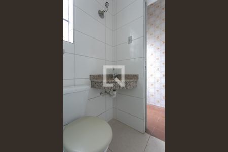Banheiro de casa para alugar com 2 quartos, 150m² em Floresta, Belo Horizonte