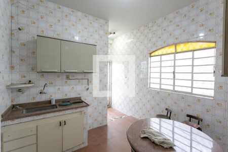 Cozinha de casa para alugar com 2 quartos, 150m² em Floresta, Belo Horizonte