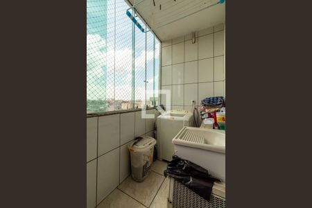 Casa à venda com 340m², 2 quartos e 2 vagasCasa 1 - Área de Serviço