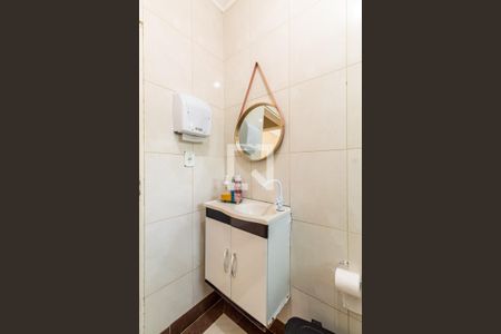 Casa à venda com 340m², 2 quartos e 2 vagasCasa 3 - Banheiro