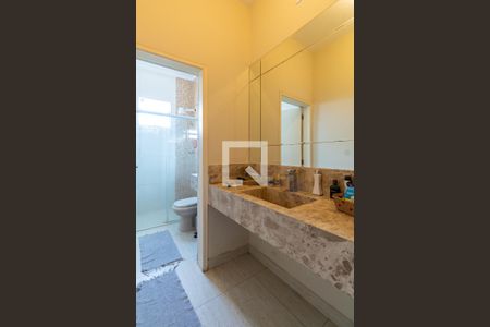 Casa à venda com 340m², 2 quartos e 2 vagasCasa 1 - Banheiro