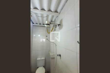 Casa para alugar com 110m², 2 quartos e sem vaga Casa para alugar com 110m², 2 quartos e sem vagaBanheiro de serviço