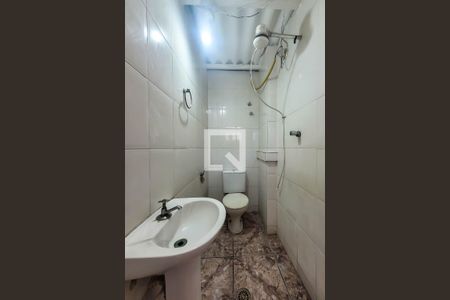 Casa para alugar com 110m², 2 quartos e sem vaga Casa para alugar com 110m², 2 quartos e sem vagaBanheiro de serviço