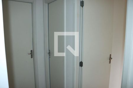 Corredor de apartamento para alugar com 2 quartos, 45m² em Jardim Petrópolis, Cotia