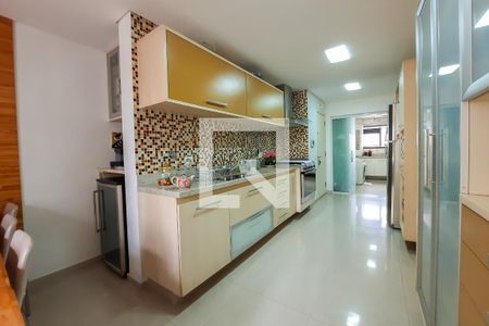 Apartamento à venda com 210m², 3 quartos e 4 vagasCozinha