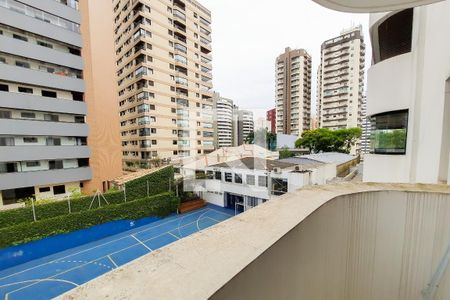 Apartamento à venda com 210m², 3 quartos e 4 vagasVaranda da Suíte 2