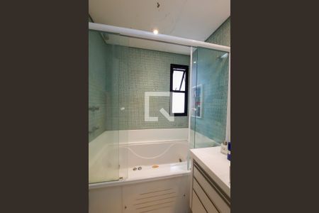 Apartamento à venda com 210m², 3 quartos e 4 vagasBanheiro da Suíte 2