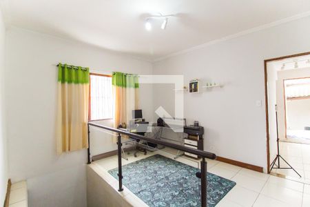 Casa à venda com 250m², 2 quartos e 2 vagasEscritório