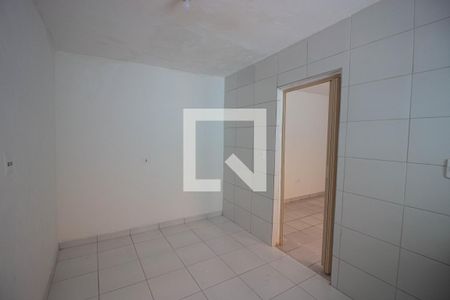 Cozinha de casa para alugar com 1 quarto, 40m² em Vila Carmosina, São Paulo