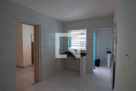 Cozinha de casa para alugar com 1 quarto, 40m² em Vila Carmosina, São Paulo